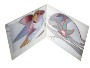 CD en digifile 2 volets + livret dans fente.